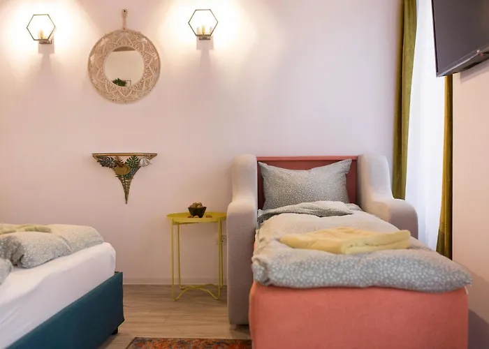 Seek And Hide - Csilla\'S Tiny Hideaway