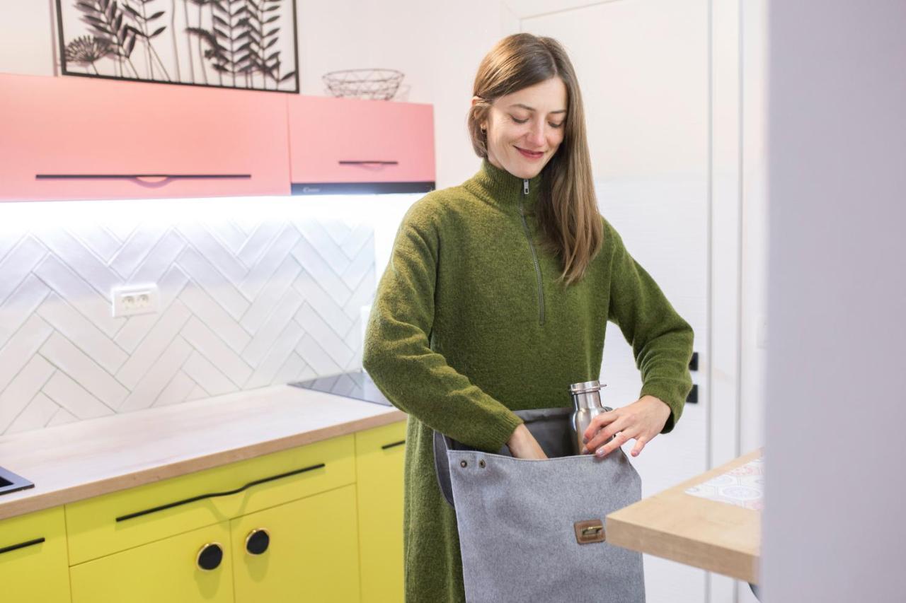 Apartment Seek And Hide - Csilla's Tiny Hideaway *