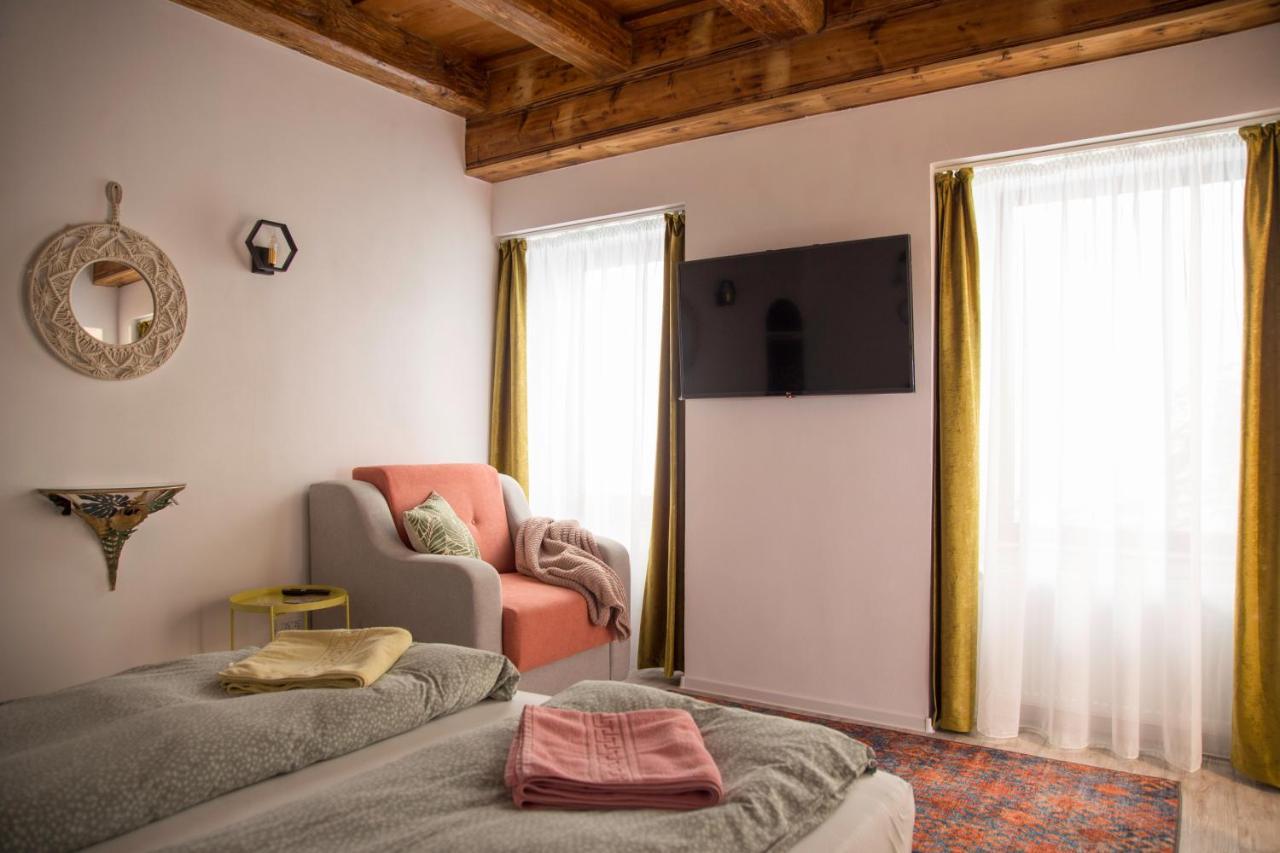 Appartement Seek And Hide - Csilla's Tiny Hideaway Braşov